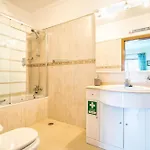 Pool View 2 Bedroom 1st Floor Apartment, Oasis Parque Near Alvor At14 アパート ポルティマン