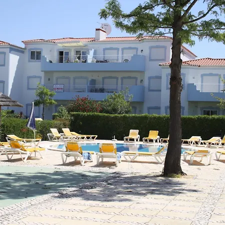 Pool View 2 Bedroom 1st Floor Apartment, Oasis Parque Near Alvor At14 Lägenhet