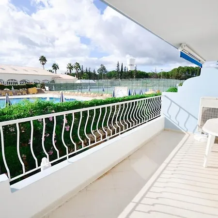 Pool View 2 Bedroom 1st Floor Apartment, Oasis Parque Near Alvor At14 Lägenhet