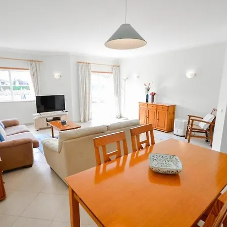 Pool View 2 Bedroom 1st Floor Apartment, Oasis Parque Near Alvor At14 * 波尔蒂芒
